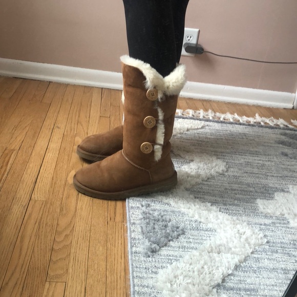 Ugg Size 8 Boots - Picture 1 of 11